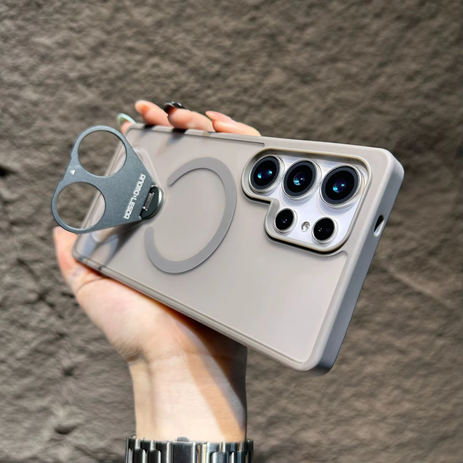 Luxury Magnetic Wireless Charge Rotating Bracket Phone Case for Samsung S25 Ultra S24 Ultra Cover Finger Holder